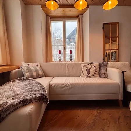 - Charme Alpin Lägenhet