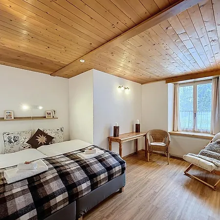 - Charme Alpin Lägenhet